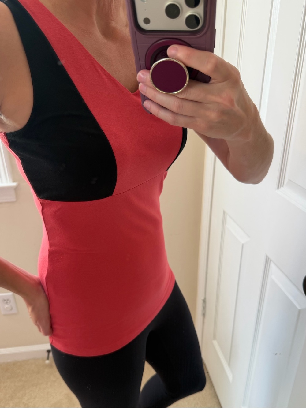 🍂 5/$25 Color-blocked Deep V-neck Sleeveless Top - Raspberry - Picture 3 of 10